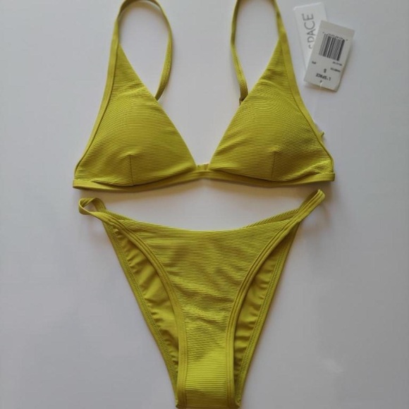 L space swimsuit - Picture 1 of 2